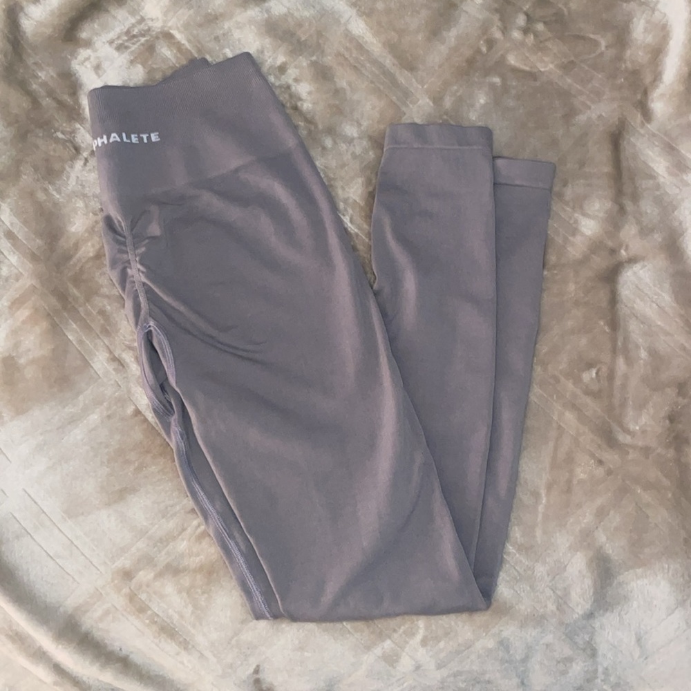 Size small Alphalete Amplify leggings. Worn minimally. Like new.